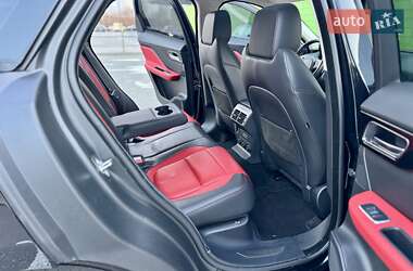 Позашляховик / Кросовер Jaguar F-Pace 2019 в 