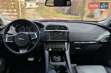 Внедорожник / Кроссовер Jaguar F-Pace 2016 в 