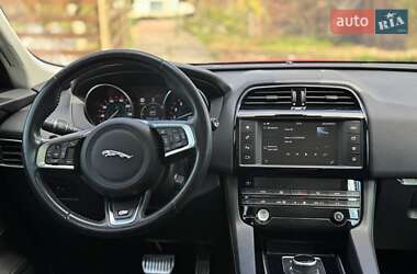 Внедорожник / Кроссовер Jaguar F-Pace 2016 в 