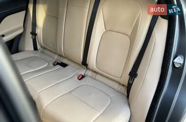 Позашляховик / Кросовер Jaguar F-Pace 2016 в 