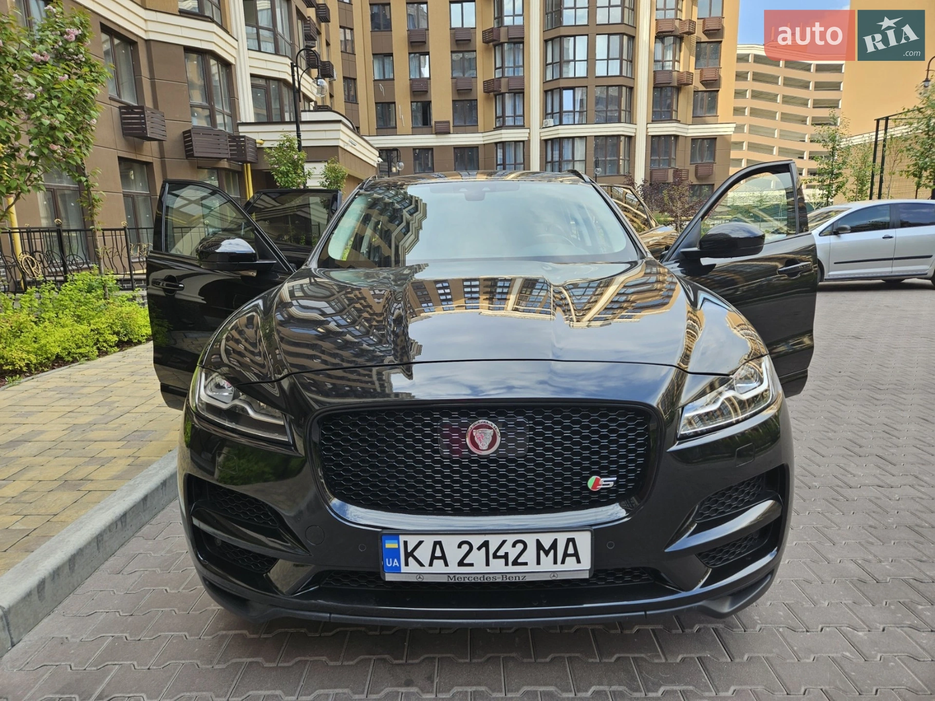 2018 Jaguar F-Pace - мініатюра 2