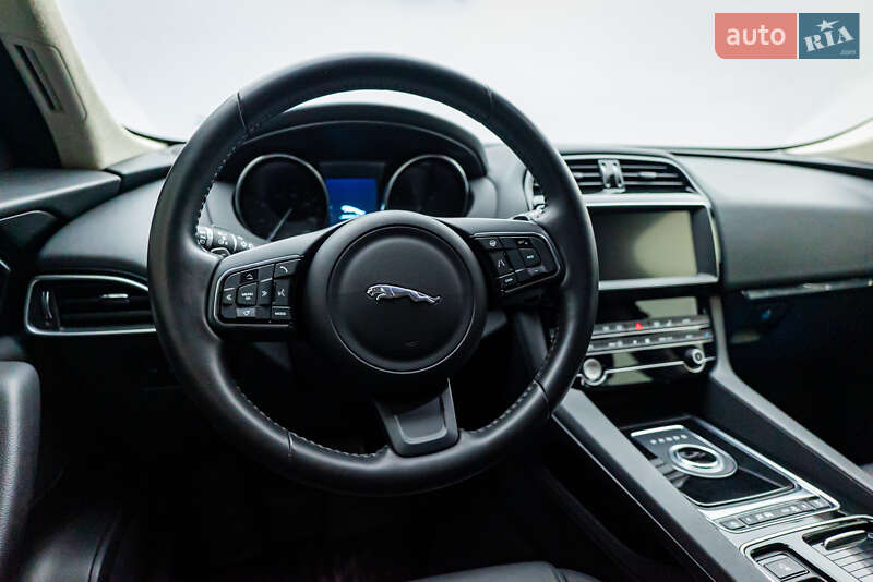 Позашляховик / Кросовер Jaguar F-Pace 2019 в Києві