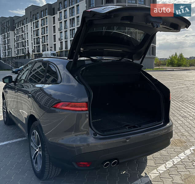 Внедорожник / Кроссовер Jaguar F-Pace 2016 в Черкассах