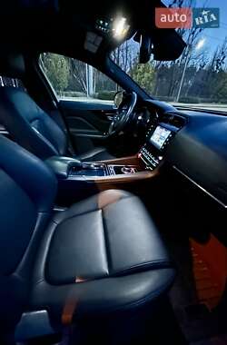 Позашляховик / Кросовер Jaguar F-Pace 2017 в 