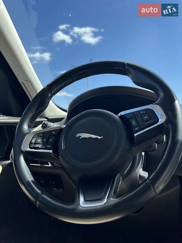 Внедорожник / Кроссовер Jaguar F-Pace 2017 в Киеве