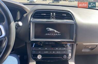 Внедорожник / Кроссовер Jaguar F-Pace 2017 в 