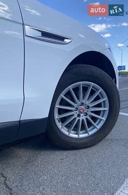 Внедорожник / Кроссовер Jaguar F-Pace 2017 в 