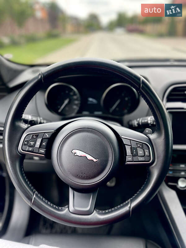 Внедорожник / Кроссовер Jaguar F-Pace 2019 в Луцке