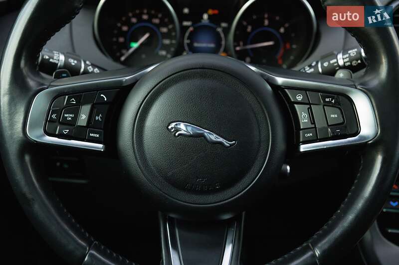 Внедорожник / Кроссовер Jaguar F-Pace 2017 в Киеве