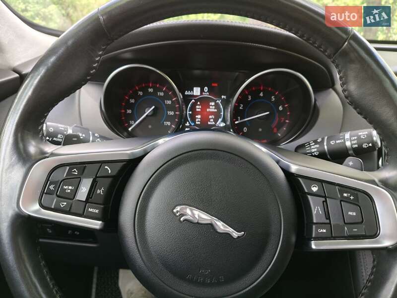 Внедорожник / Кроссовер Jaguar F-Pace 2019 в Киеве