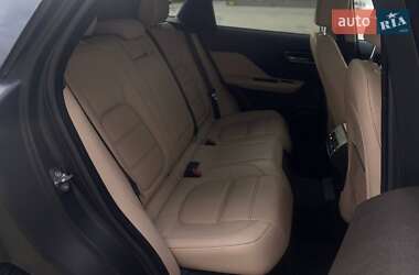 Внедорожник / Кроссовер Jaguar F-Pace 2017 в 