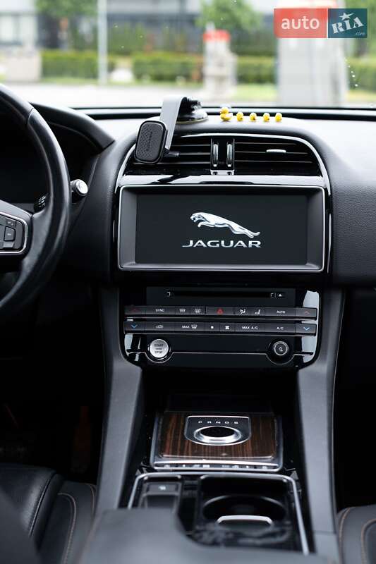 Внедорожник / Кроссовер Jaguar F-Pace 2016 в Львове