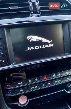 Позашляховик / Кросовер Jaguar F-Pace 2017 в 