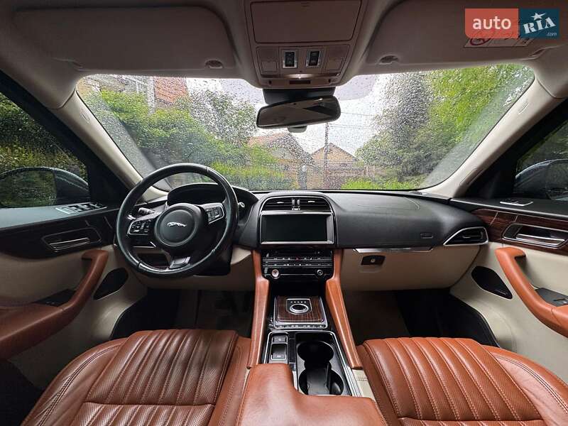 Внедорожник / Кроссовер Jaguar F-Pace 2016 в Киеве