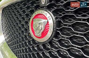 Внедорожник / Кроссовер Jaguar F-Pace 2016 в 