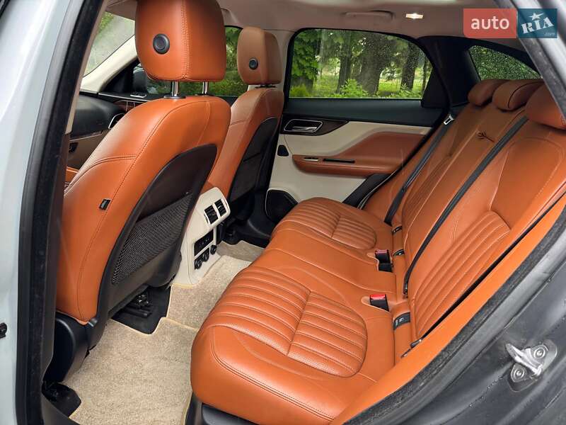 Внедорожник / Кроссовер Jaguar F-Pace 2016 в Киеве