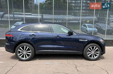 Позашляховик / Кросовер Jaguar F-Pace 2017 в 