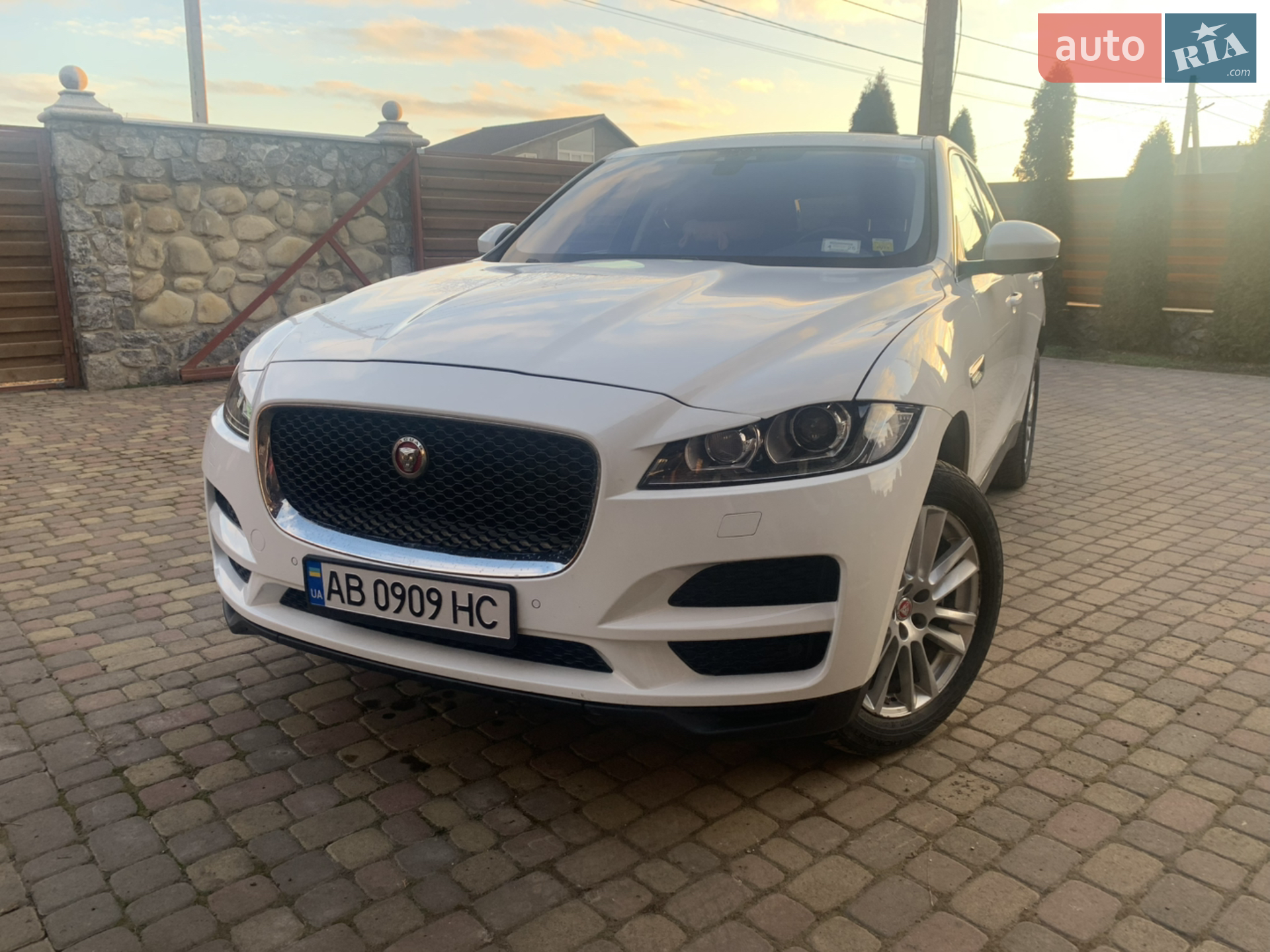 2020 Jaguar F-Pace - фото 1