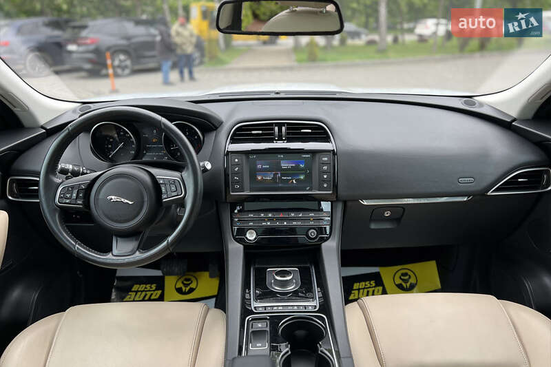 Позашляховик / Кросовер Jaguar F-Pace 2016 в Львові