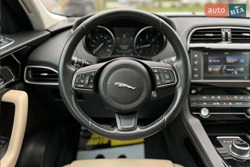 Позашляховик / Кросовер Jaguar F-Pace 2016 в Львові
