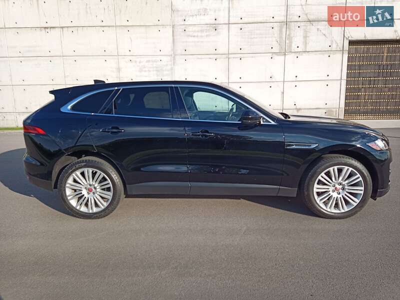 Позашляховик / Кросовер Jaguar F-Pace 2019 в Києві