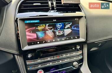 Внедорожник / Кроссовер Jaguar F-Pace 2017 в 