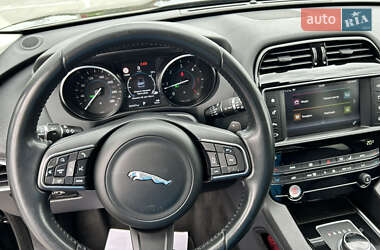 Внедорожник / Кроссовер Jaguar F-Pace 2016 в 