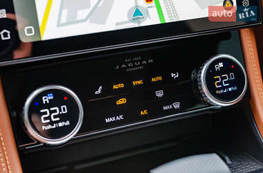 Внедорожник / Кроссовер Jaguar F-Pace 2021 в 