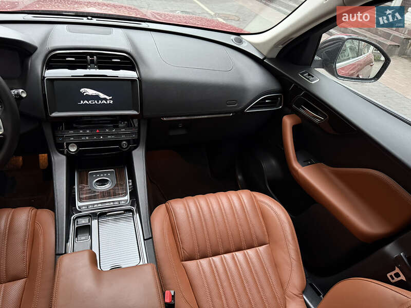 Позашляховик / Кросовер Jaguar F-Pace 2017 в Києві