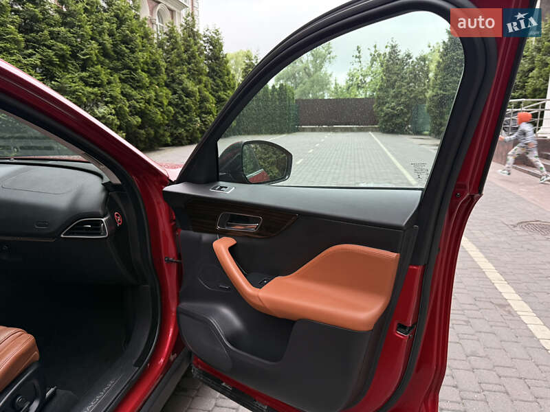 Позашляховик / Кросовер Jaguar F-Pace 2017 в Києві