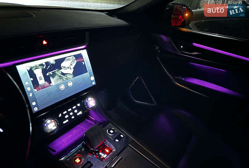 Позашляховик / Кросовер Jaguar F-Pace 2020 в Києві