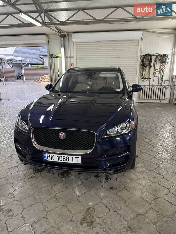 Внедорожник / Кроссовер Jaguar F-Pace 2017 в Ровно