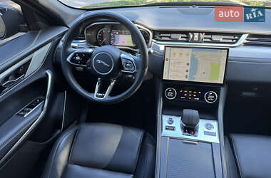 Внедорожник / Кроссовер Jaguar F-Pace 2021 в 