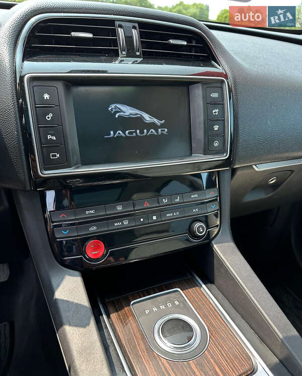 Позашляховик / Кросовер Jaguar F-Pace 2017 в Полтаві