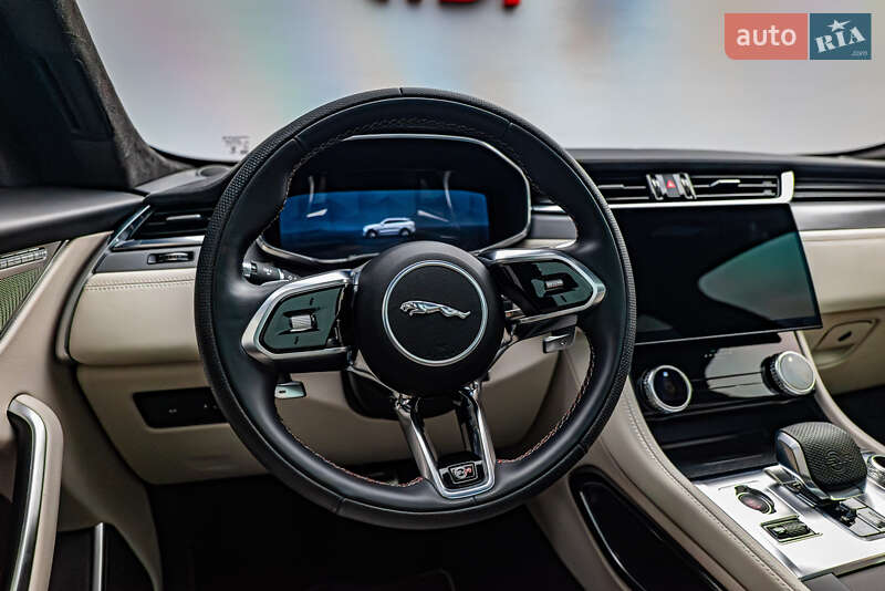 Внедорожник / Кроссовер Jaguar F-Pace 2021 в Киеве