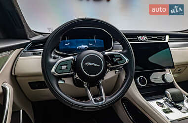 Внедорожник / Кроссовер Jaguar F-Pace 2021 в 