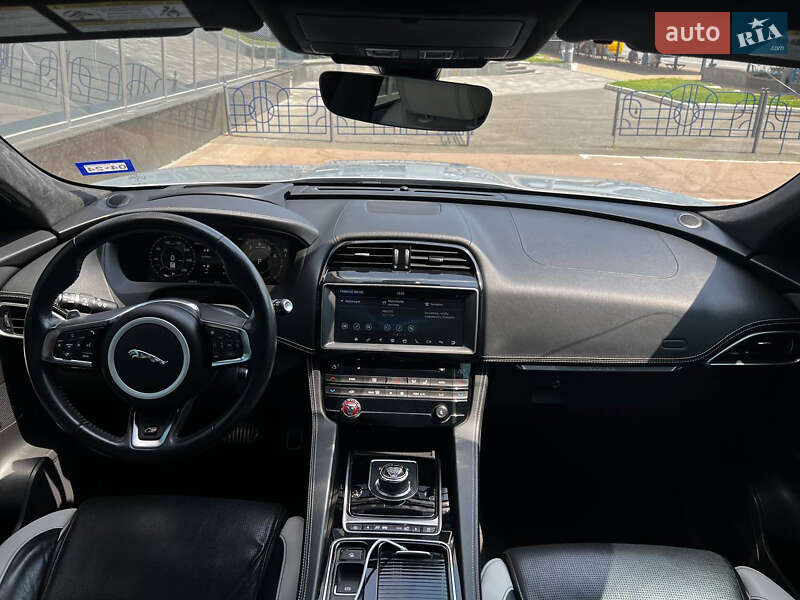 Внедорожник / Кроссовер Jaguar F-Pace 2018 в Киеве