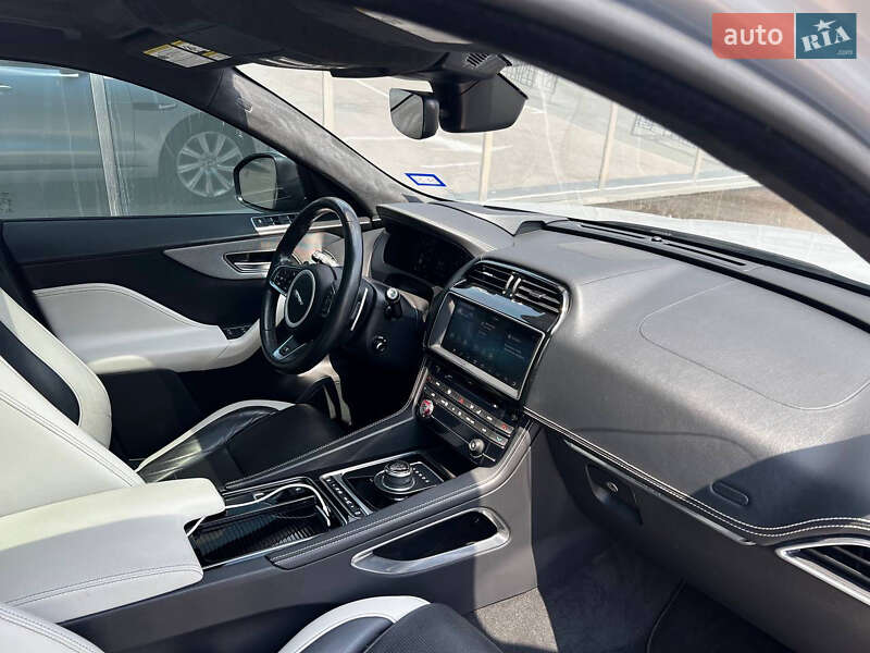 Внедорожник / Кроссовер Jaguar F-Pace 2018 в Киеве