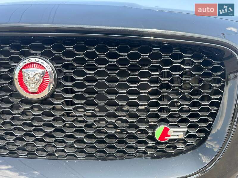 Позашляховик / Кросовер Jaguar F-Pace 2017 в Києві