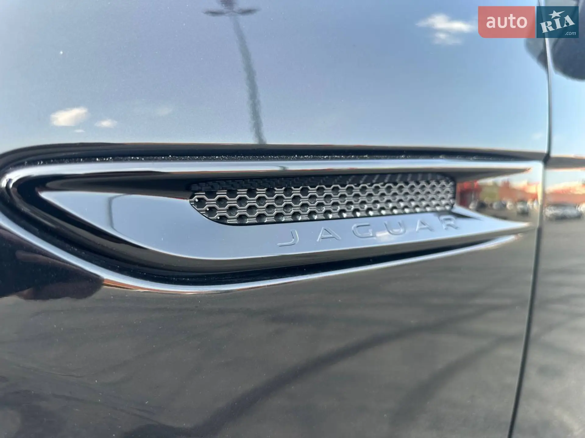 2017 Jaguar F-Pace - мініатюра 28