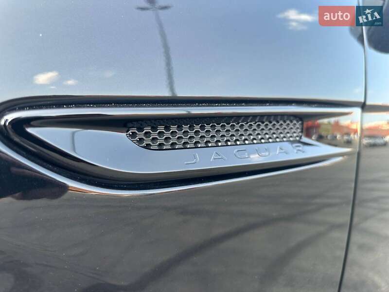 Позашляховик / Кросовер Jaguar F-Pace 2017 в Києві
