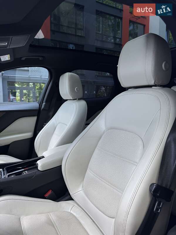 Внедорожник / Кроссовер Jaguar F-Pace 2016 в Чернигове