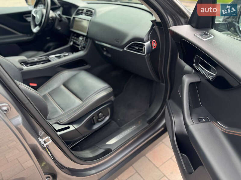 Позашляховик / Кросовер Jaguar F-Pace 2018 в Івано-Франківську