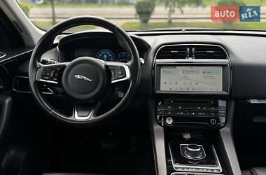 Позашляховик / Кросовер Jaguar F-Pace 2018 в 