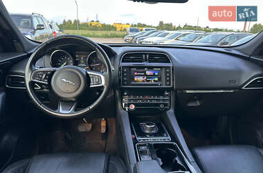 Внедорожник / Кроссовер Jaguar F-Pace 2017 в 