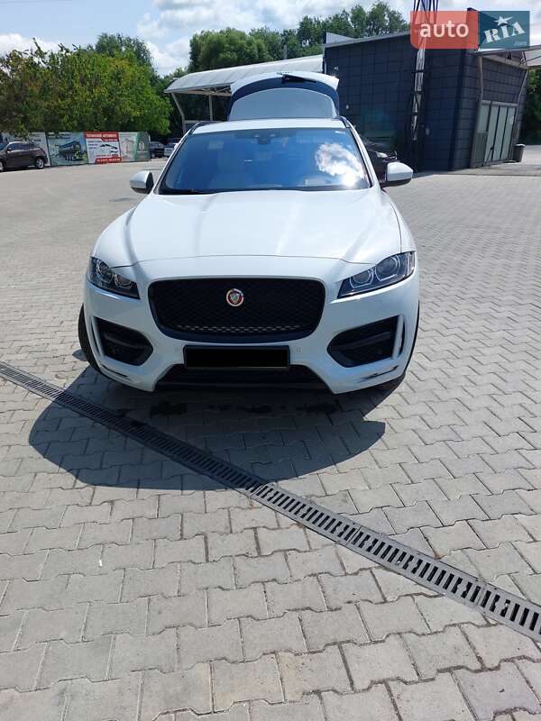 Позашляховик / Кросовер Jaguar F-Pace 2016 в 