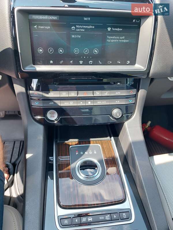 Внедорожник / Кроссовер Jaguar F-Pace 2016 в Звягеле