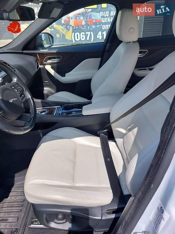 Позашляховик / Кросовер Jaguar F-Pace 2016 в Звягелі