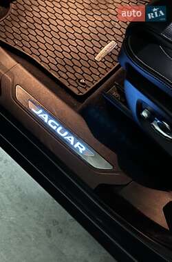 Внедорожник / Кроссовер Jaguar F-Pace 2019 в 