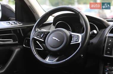 Позашляховик / Кросовер Jaguar F-Pace 2017 в 
